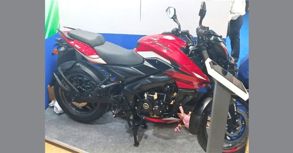 Bajaj Unveils Ethanol-Powered Pulsar NS160 at IBET Expo 2024