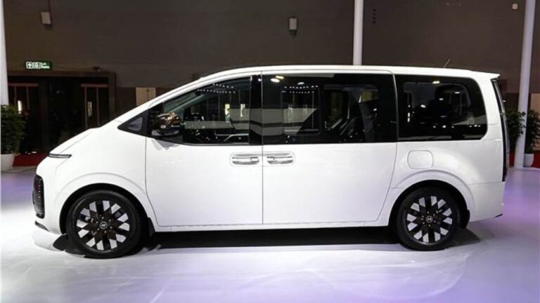 Hyundai Staria MPV Unveiled at Auto Expo 2025
