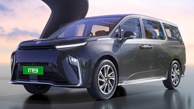 MG M9 MPV to Make India Debut at Auto Expo 2025