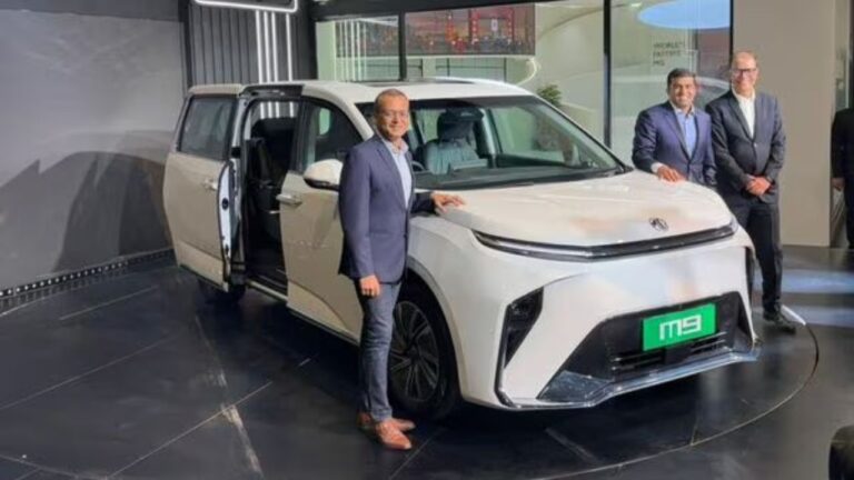 MG M9 Unveiled at Auto Expo 2025