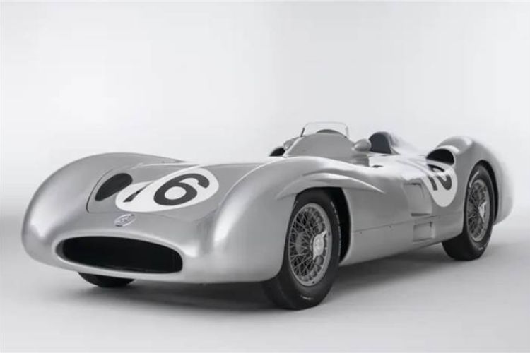 Mercedes W196 R Becomes the Most Expensive F1 Car Ever Sold at Auction