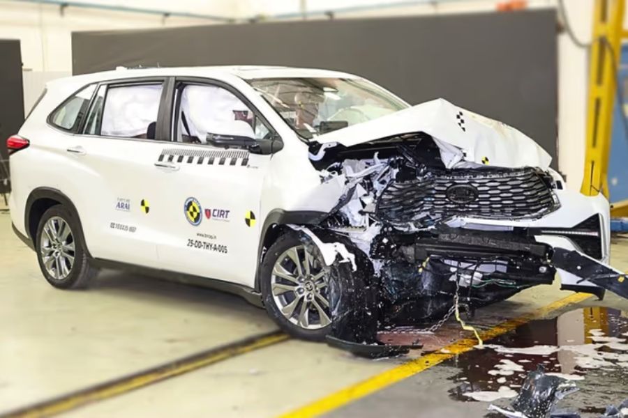 Toyota Innova Hycross Achieves Stellar 5-Star Rating in Bharat NCAP Crash Tests