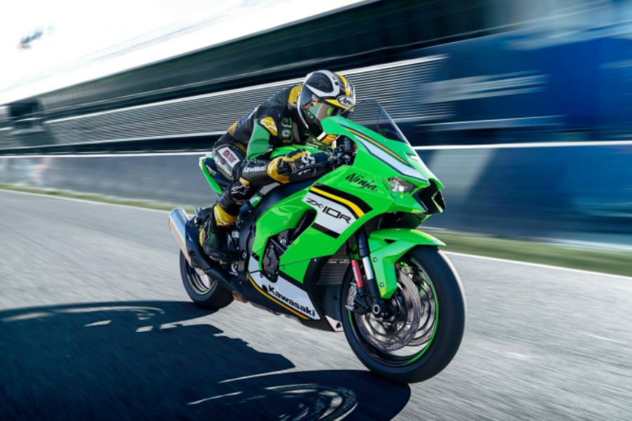 Kawasaki Ninja ZX-10R Gets Massive Rs 2.5 Lakh Discount in India