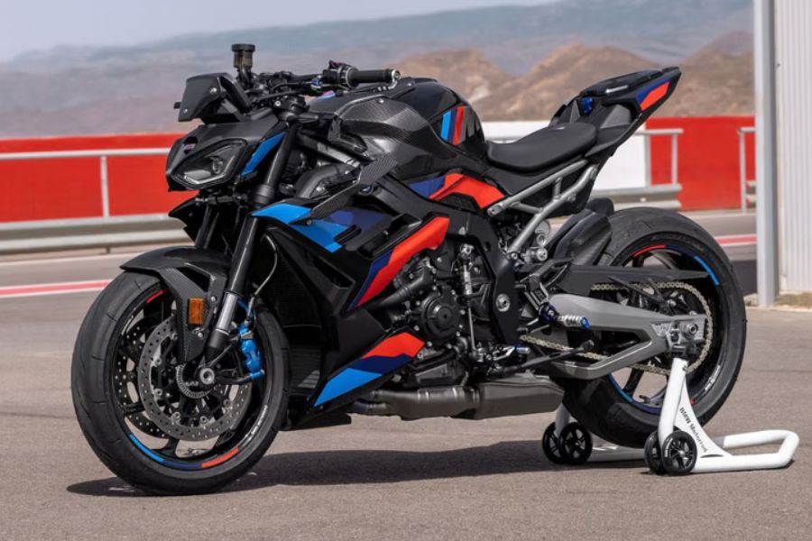 BMW M 1000 R launched