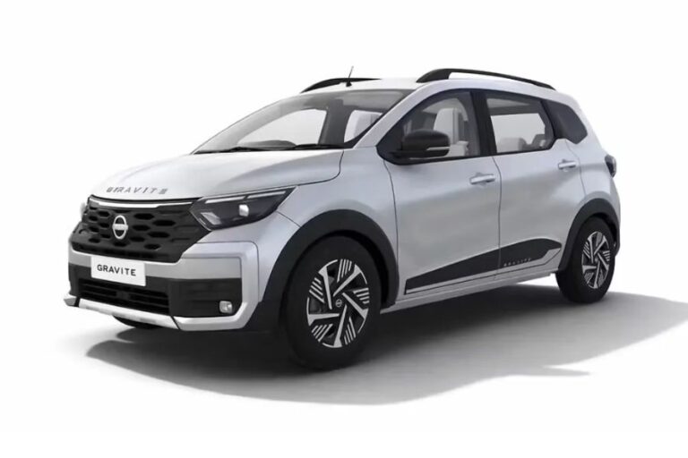 Nissan Gravite Visia vs Acenta
