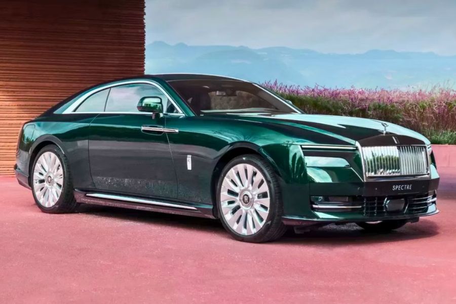Rolls-Royce announces bespoke EV with new Coachbuild program