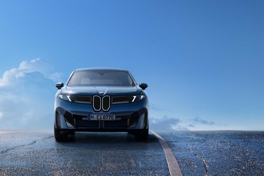 BMW iX3 Crowned 2026 World Car of the Year at New York Auto Show