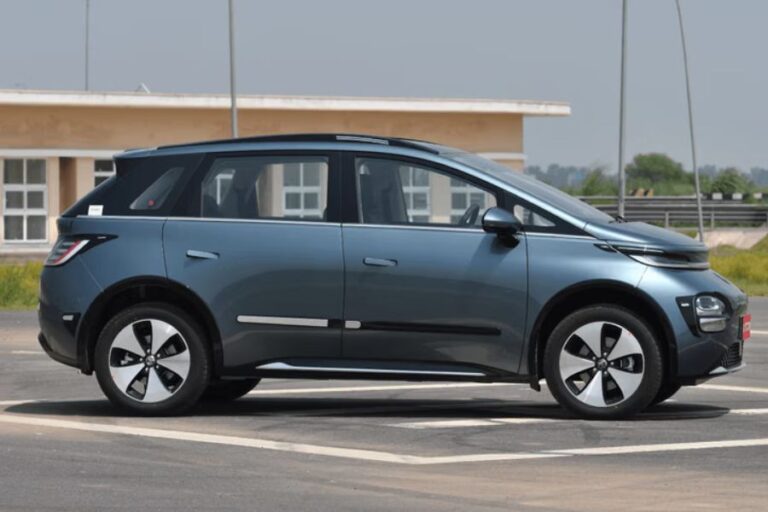 MG Windsor Commute Taxi Variant Launched