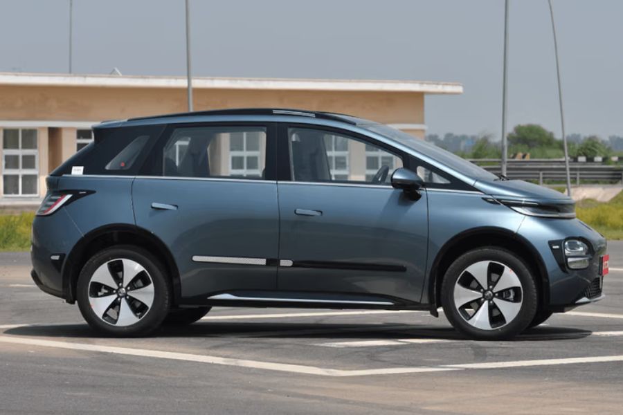 MG Windsor Commute Taxi Variant Launched